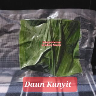 Fresh Turmeric Leaves (Daun Kunyit) - di Vacum- 1 oz